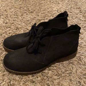 Hush Puppies Chukka’s Women’s all black, 7.5